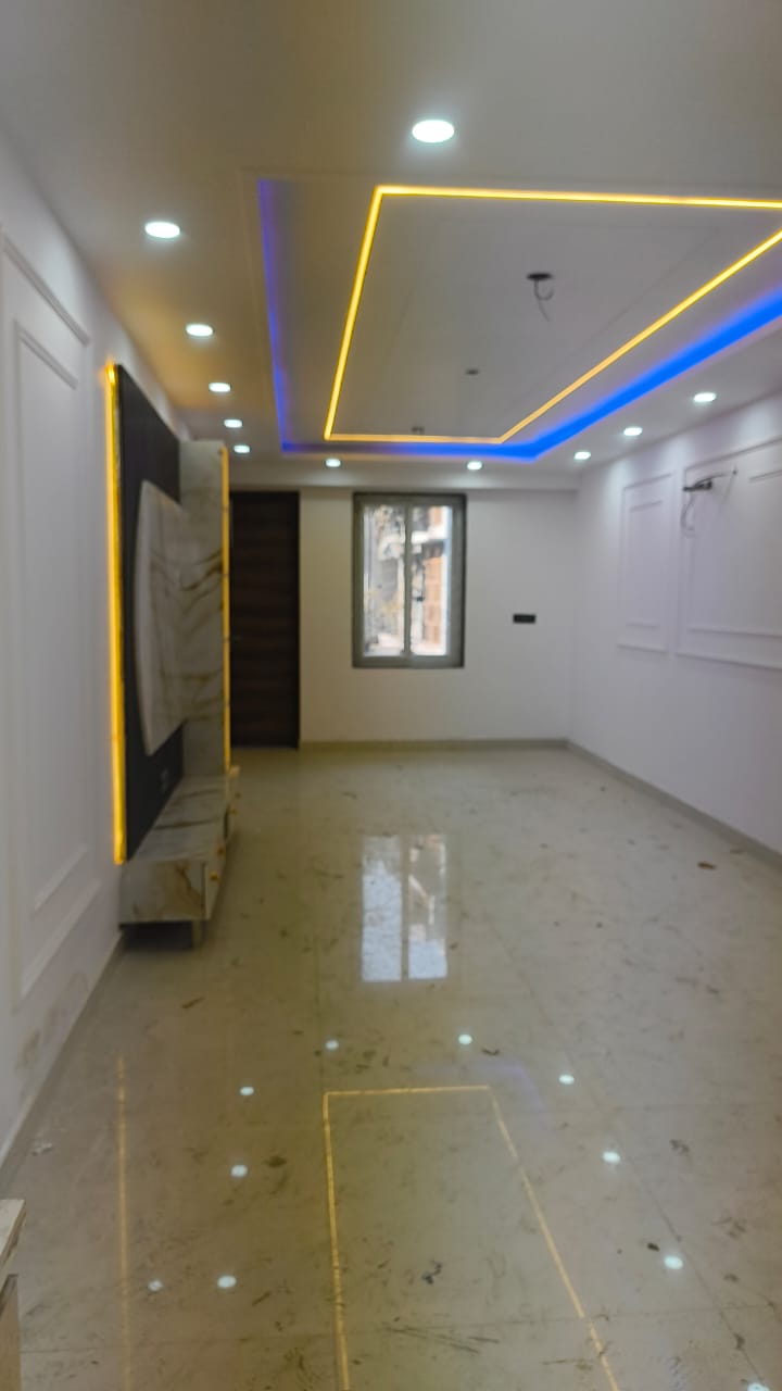 🏠 DDA Flat for Sale | 3 BHK | Park Facing | Ground Floor | ₹1.90 Cr Spacious 3 BHK DDA Flat | Ground Floor | Park Facing | Prime Janakpuri Location